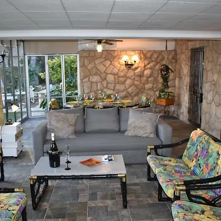 Garden 4*