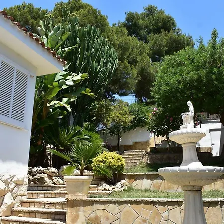 Garden بيت ضيافة تاراغونا