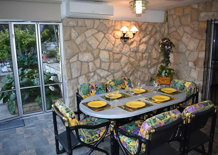 Garden Πανσιόν 4*