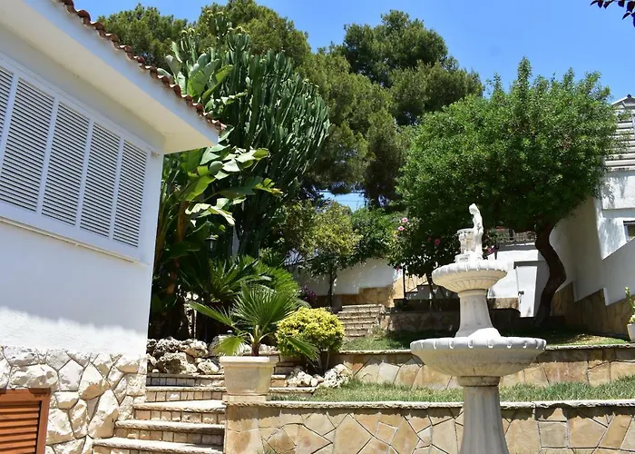 Garden Πανσιόν Ταραγόνα